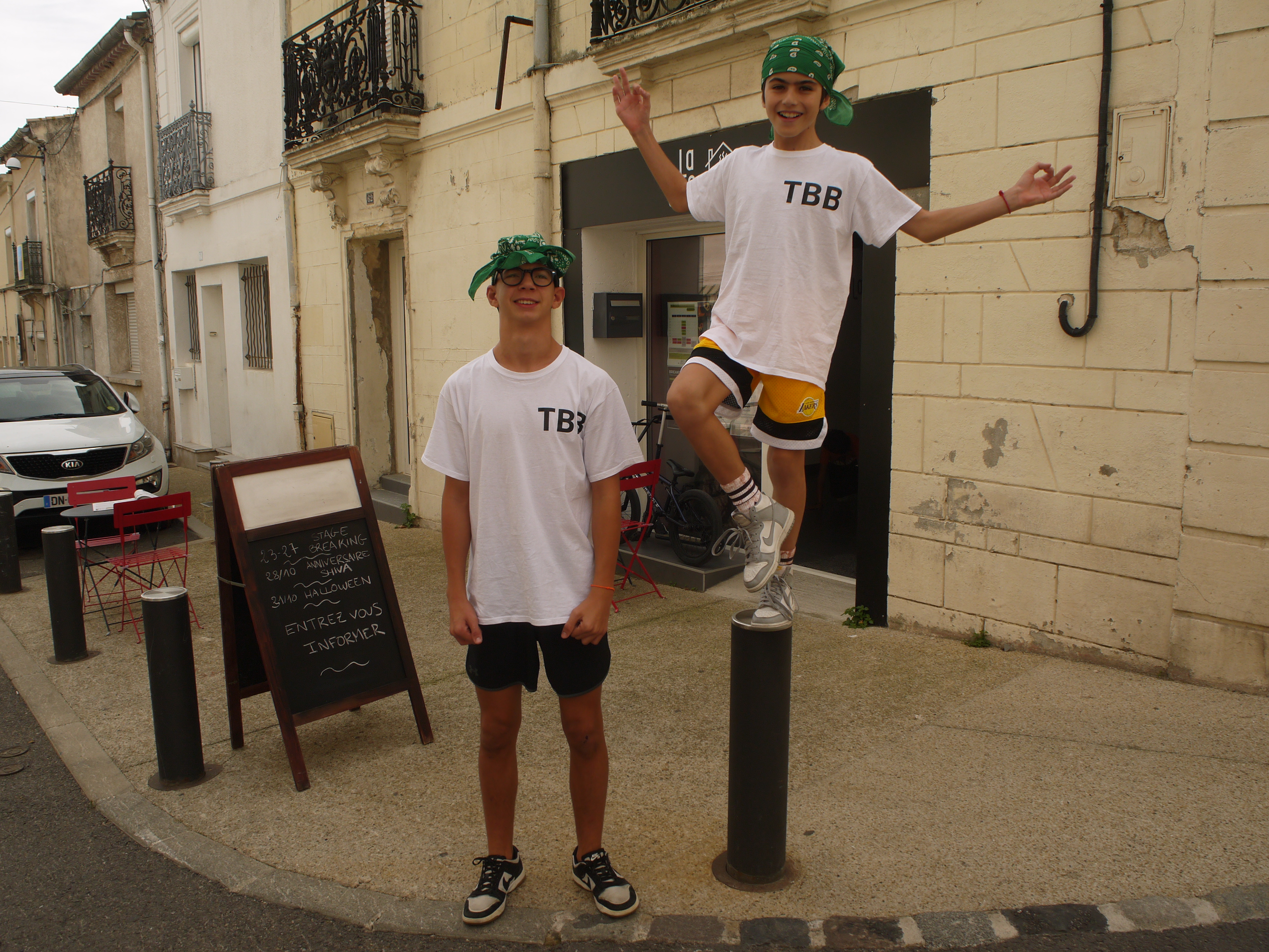 Edgar et Noa avec le bandana vert en 2023